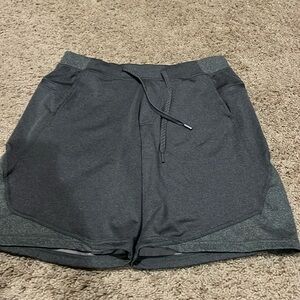 Hylete mens shorts size Medium